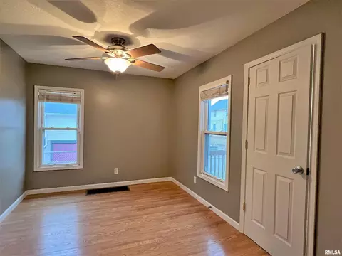 1519 16th St, Moline, IL 61265 photo 9