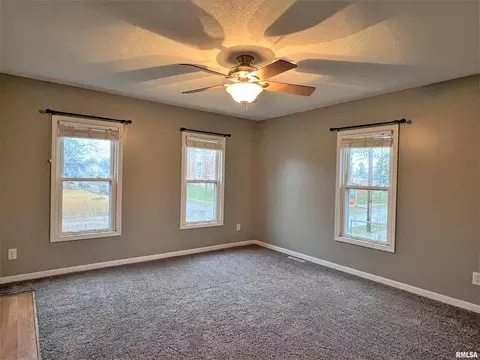 1519 16th St, Moline, IL 61265 photo 5
