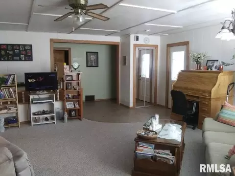 910 10th St, Silvis, IL 61282 photo 18