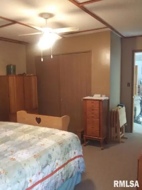 910 10th St, Silvis, IL 61282 photo 25
