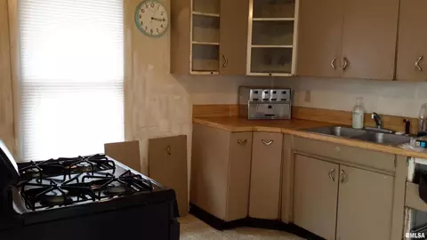 2514 4th Ave, Moline, IL 61265 photo 8