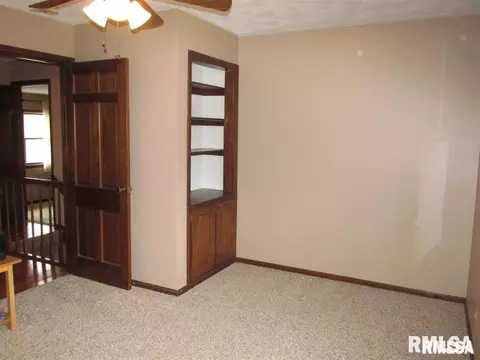 2902 30th St, Moline, IL 61265 photo 8