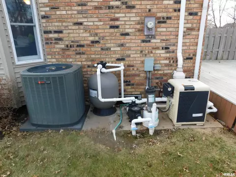2902 30th St, Moline, IL 61265 photo 31