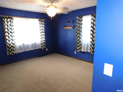 2902 30th St, Moline, IL 61265 photo 17
