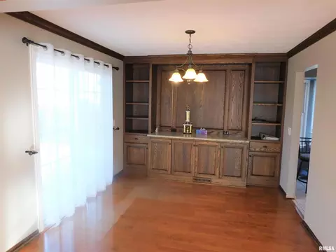 2902 30th St, Moline, IL 61265 photo 7