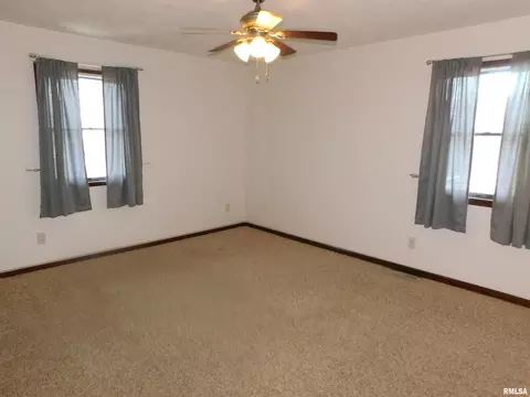 2902 30th St, Moline, IL 61265 photo 16