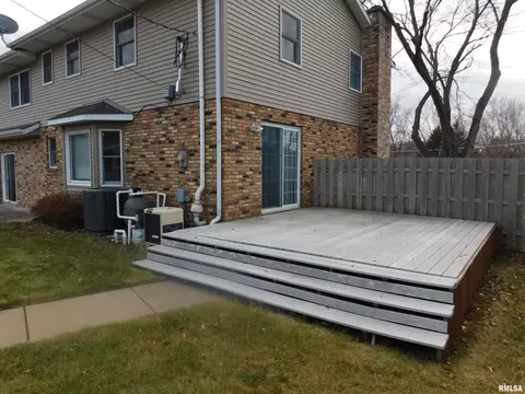 2902 30th St, Moline, IL 61265 photo 29