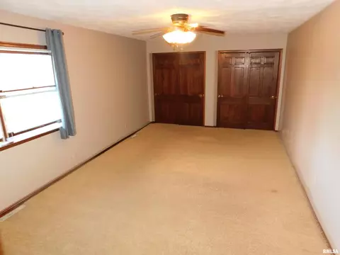 2902 30th St, Moline, IL 61265 photo 9