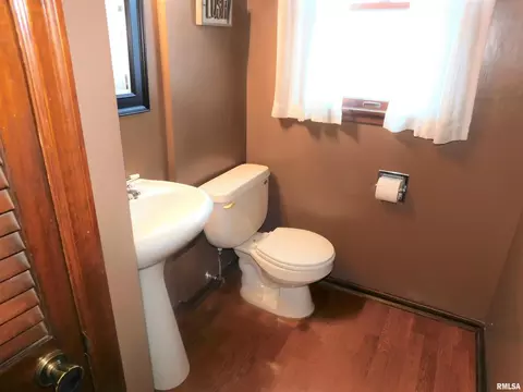 2902 30th St, Moline, IL 61265 photo 21