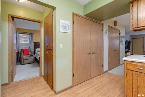 2115 3rd St, Moline, IL 61265 photo 9