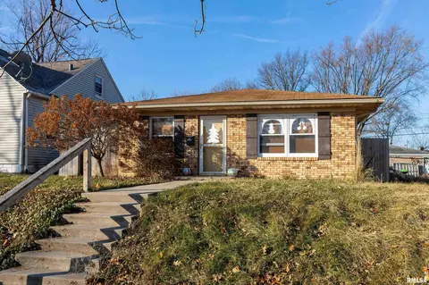 2115 3rd St, Moline, IL 61265 photo 2
