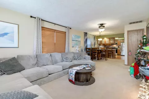 2115 3rd St, Moline, IL 61265 photo 4