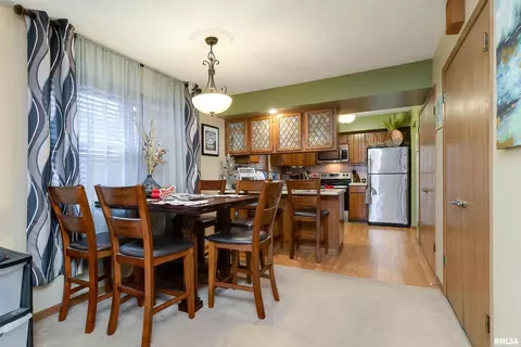 2115 3rd St, Moline, IL 61265 photo 6