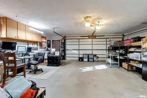 2115 3rd St, Moline, IL 61265 photo 15