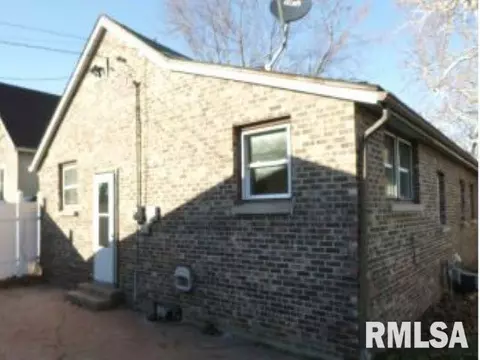 113 W 3rd St, Spring Valley, IL 61362 photo 2