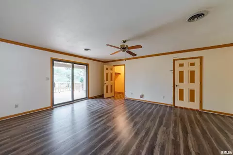 1305 E Clark Trl, Herrin, IL 62948 photo 4