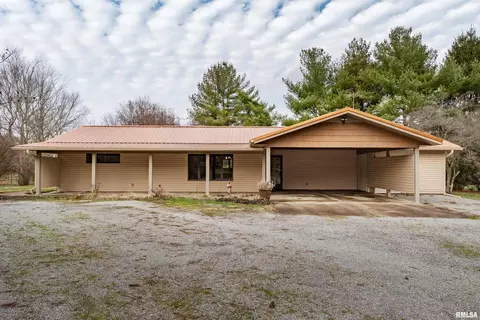 1305 E Clark Trl, Herrin, IL 62948 photo 1