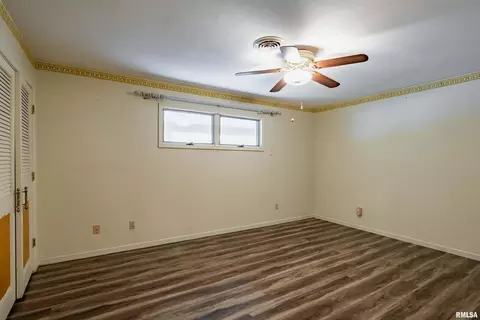1305 E Clark Trl, Herrin, IL 62948 photo 11