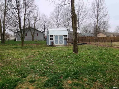 3033 Willow Branch Ln, Herrin, IL 62948 photo 5