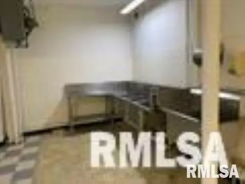 1835 25th St, Moline, IL 61265 photo 2