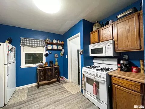 158 7th St, Silvis, IL 61282 photo 10