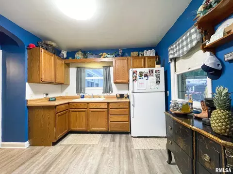 158 7th St, Silvis, IL 61282 photo 8