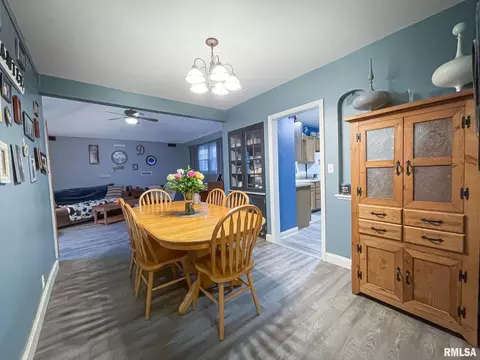 158 7th St, Silvis, IL 61282 photo 7