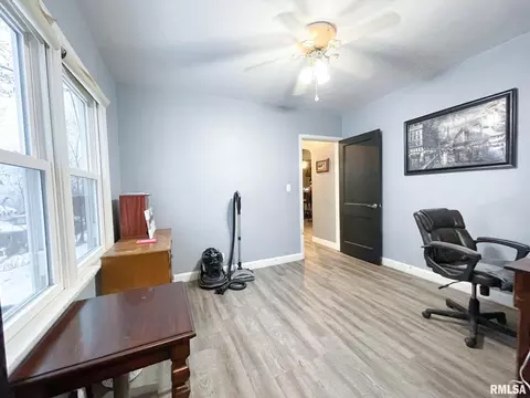 158 7th St, Silvis, IL 61282 photo 11