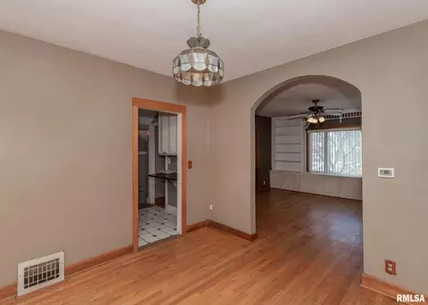 1320 25th St, Moline, IL 61265 photo 16