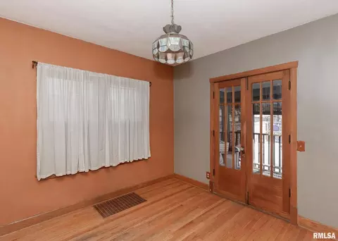 1320 25th St, Moline, IL 61265 photo 18