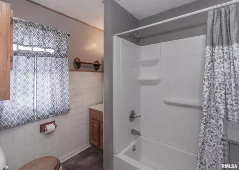 1320 25th St, Moline, IL 61265 photo 29