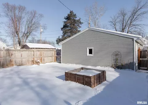 1320 25th St, Moline, IL 61265 photo 6