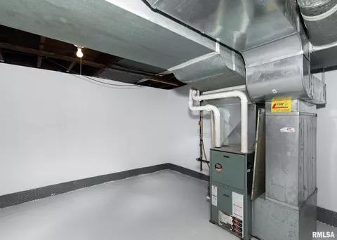 1320 25th St, Moline, IL 61265 photo 32