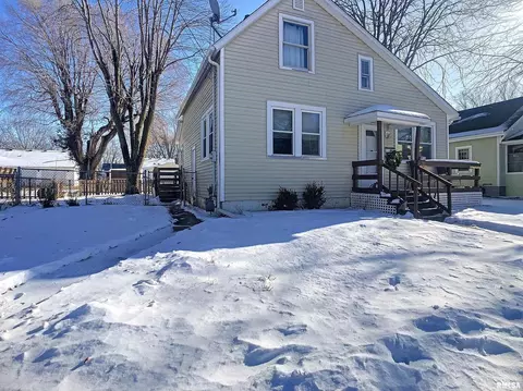 2434 4th St, Moline, IL 61265 photo 1