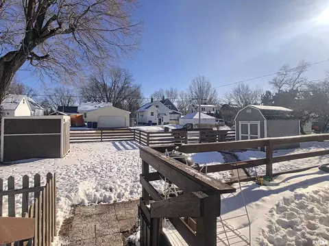 2434 4th St, Moline, IL 61265 photo 16