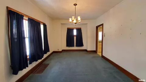 2413 18th Ave, Moline, IL 61265 photo 5