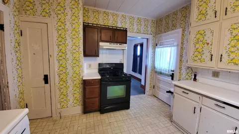 2413 18th Ave, Moline, IL 61265 photo 10