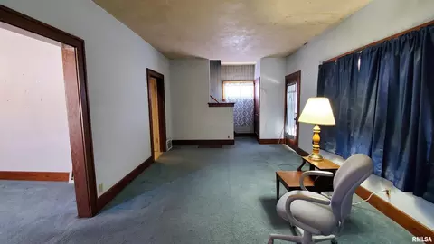 2413 18th Ave, Moline, IL 61265 photo 4