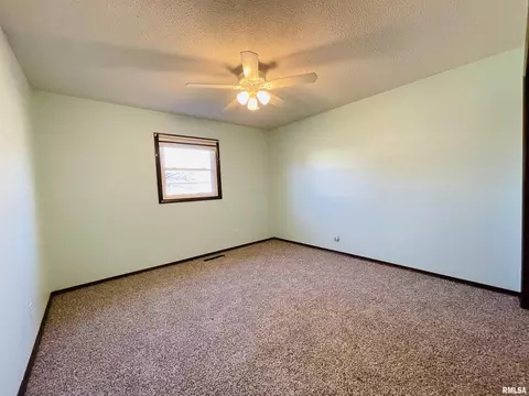 40 Douglas Dr, Herrin, IL 62948 photo 18