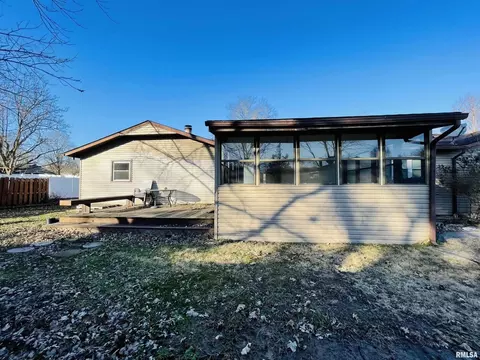 40 Douglas Dr, Herrin, IL 62948 photo 4