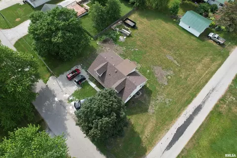 910 NW 2nd St, Aledo, IL 61231 photo 33