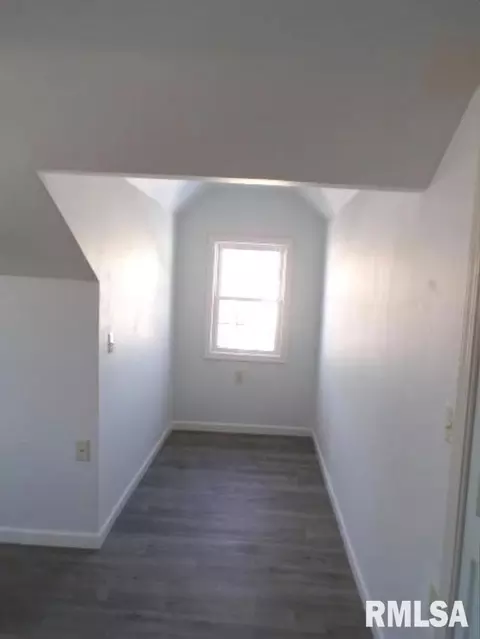 910 NW 2nd St, Aledo, IL 61231 photo 25