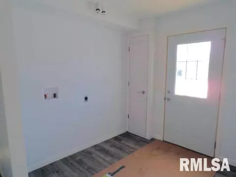 910 NW 2nd St, Aledo, IL 61231 photo 14