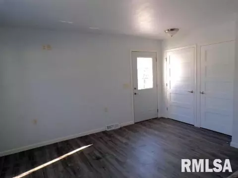 910 NW 2nd St, Aledo, IL 61231 photo 6