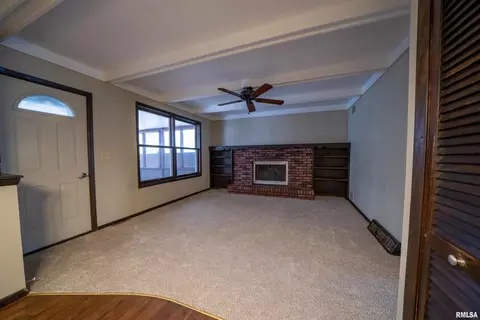 1913 3rd St, Moline, IL 61265 photo 3