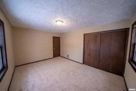 1913 3rd St, Moline, IL 61265 photo 10