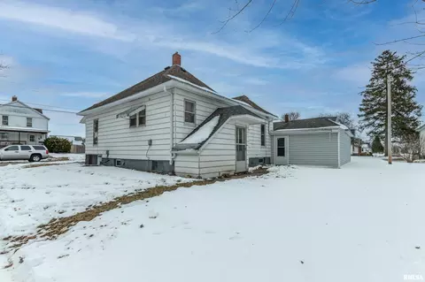 713 Pine St, Kewanee, IL 61443 photo 2