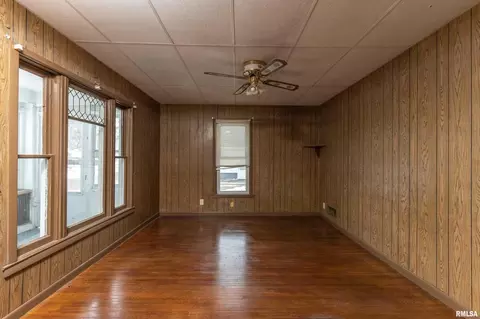 713 Pine St, Kewanee, IL 61443 photo 5