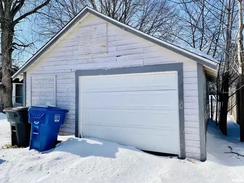 2324 31st St, Moline, IL 61265 photo 8