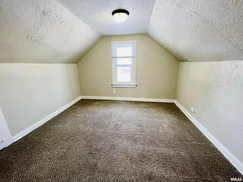 2324 31st St, Moline, IL 61265 photo 7